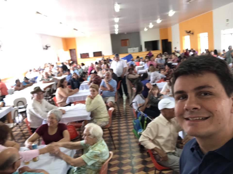 Numa iniciativa do grupo da terceira idade com apoio do prefeito Rafael, os idosos de Moreira Sales vivenciaram momentos de muita alegria.