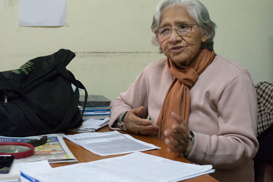 Todas as manhãs, Olga Quiroga, de 80 anos, se levanta às 5 horas para sair do Jardim São Savério, na região sudeste de São Paulo, e ir ao Largo São