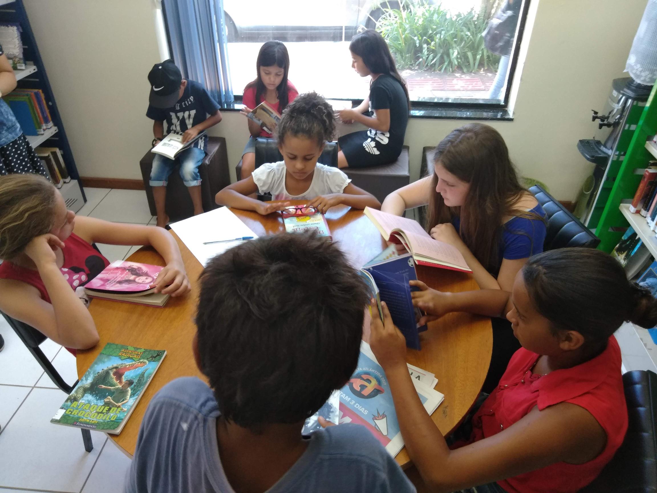 A data em que se comemora o Dia Nacional do Bibliotecário, 12 de março, a reportagem do Jornal Bom Dia visitou a Biblioteca Municipal de Erechim.